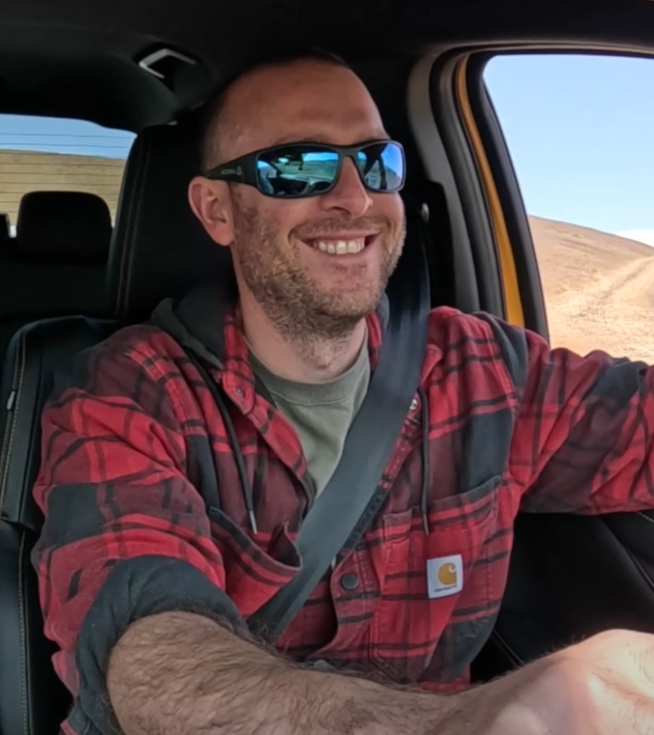 Gruffydd and Angharad Rees driving the Ford Ranger PHEV in Iceland